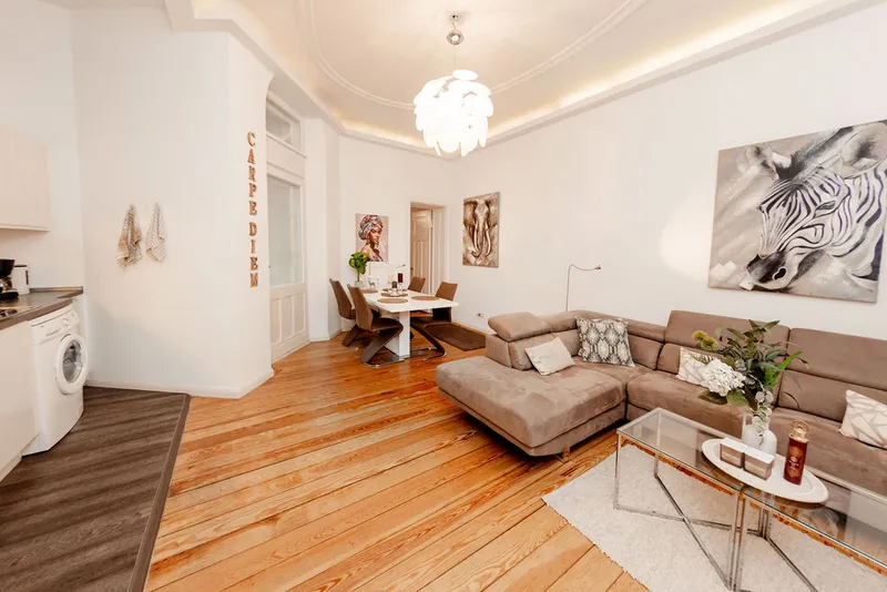 Komplett möblierte Citywohnung- Altbaujuwel nahe Ku´Damm — photo 1